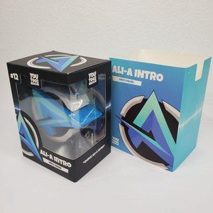 YouTooz #12 Ali-A Intro Vinyl Figure LE1000 BNIB